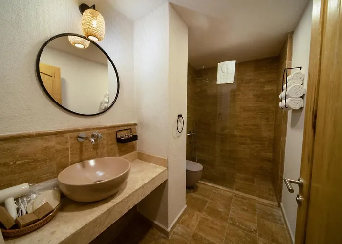 Naif - Adults Only 5*